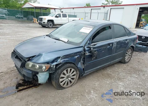 2005 Volvo S40 2.4I from USA, damaged, VIN YV1MS382452091623